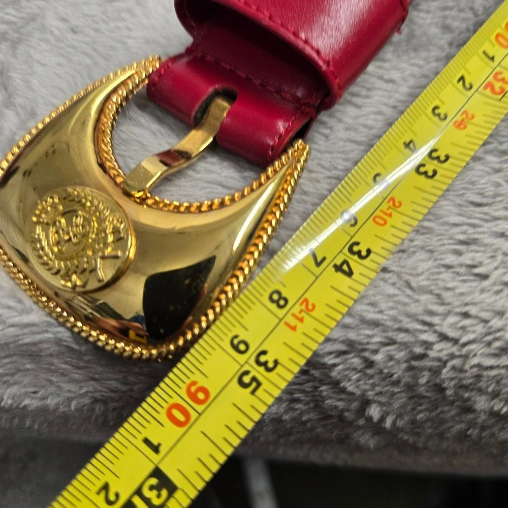 Liz Claiborne Vintage Red Leather Belt Gold Crest Buckle Medium 2515